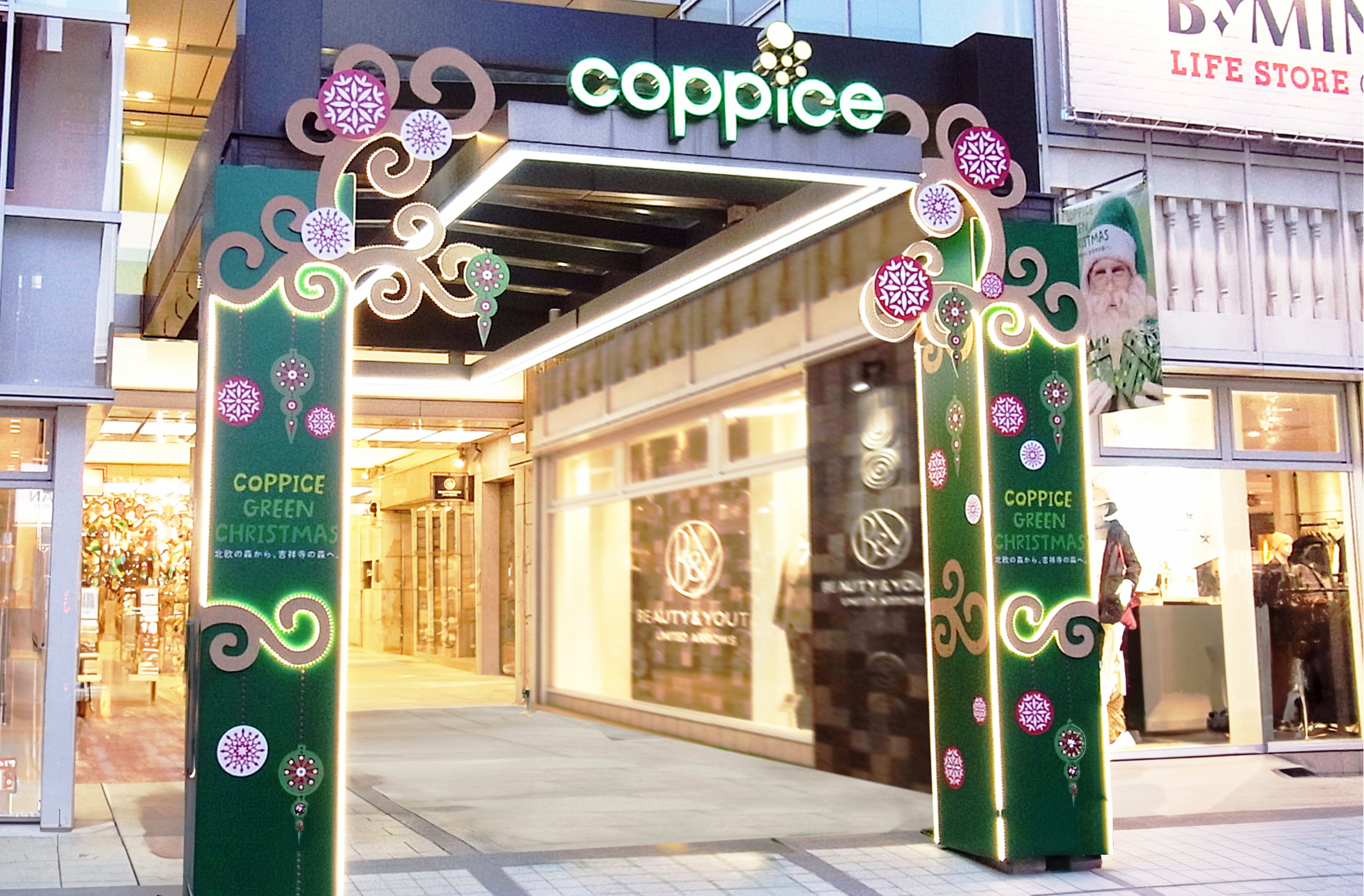 商業施設のディスプレイ　イルミネーション　空間デザイン