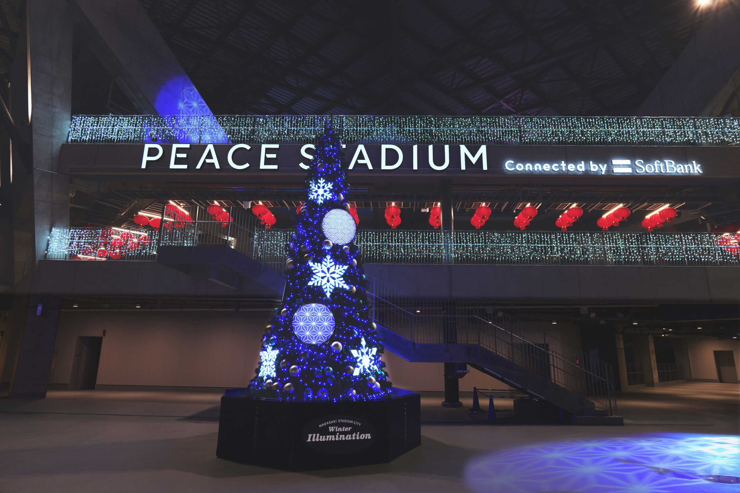 長崎スタジアムシティ正面ツリー